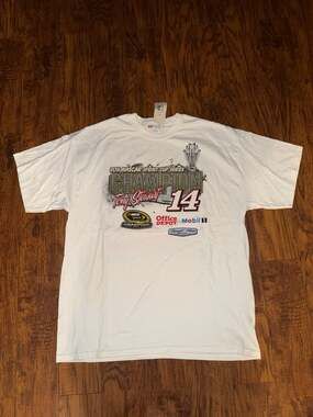 NASCAR Tony Stewart 2011 Sprint Cup Series Champion T-Shirt Size XL